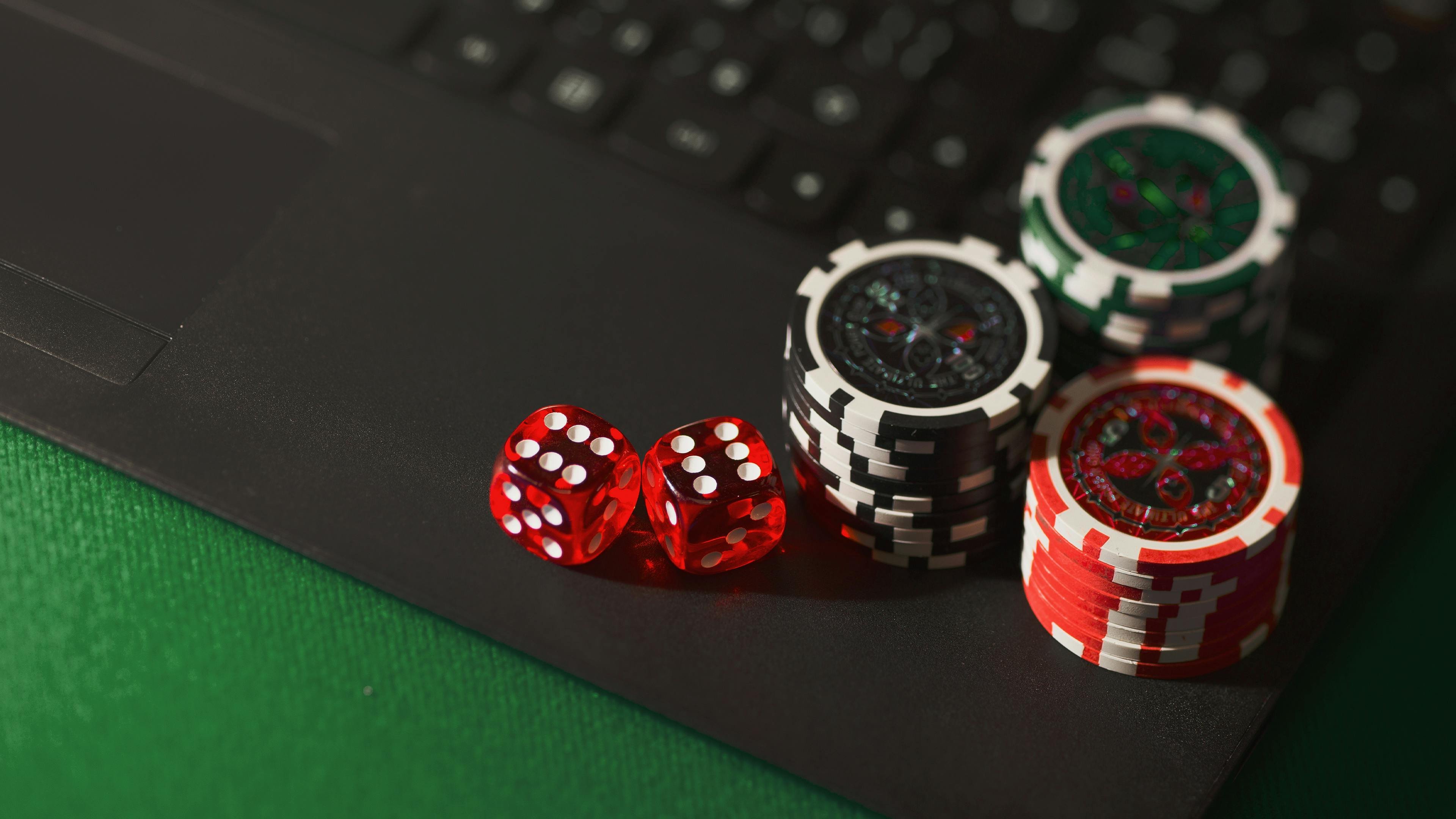 Sweet Bonanza slot SVP777 dengan simbol buah-buahan warna-warni dan fitur free spin menggiurkan